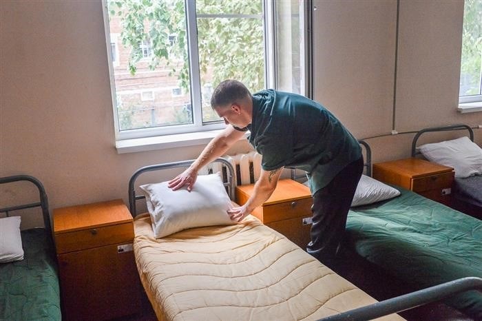 Для тех, кто хорошо себя ведет, на окнах тюрьмы нет перил